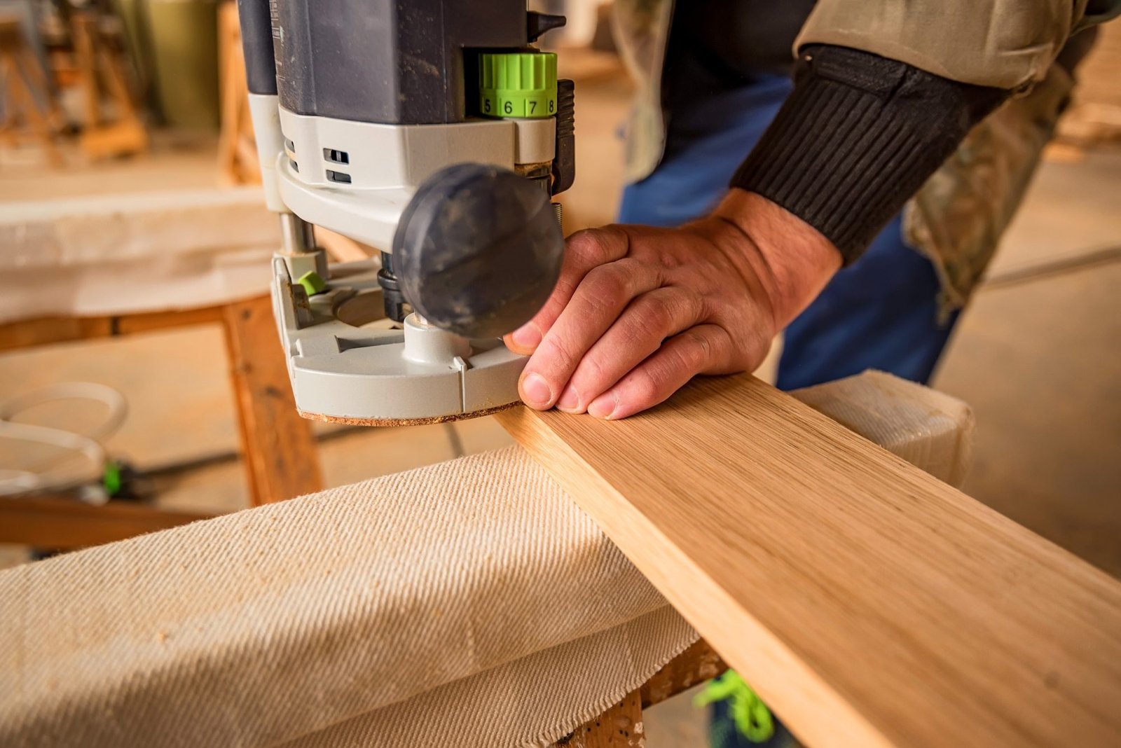You are currently viewing 9 Safety Tips for Using a Router for the First Time
